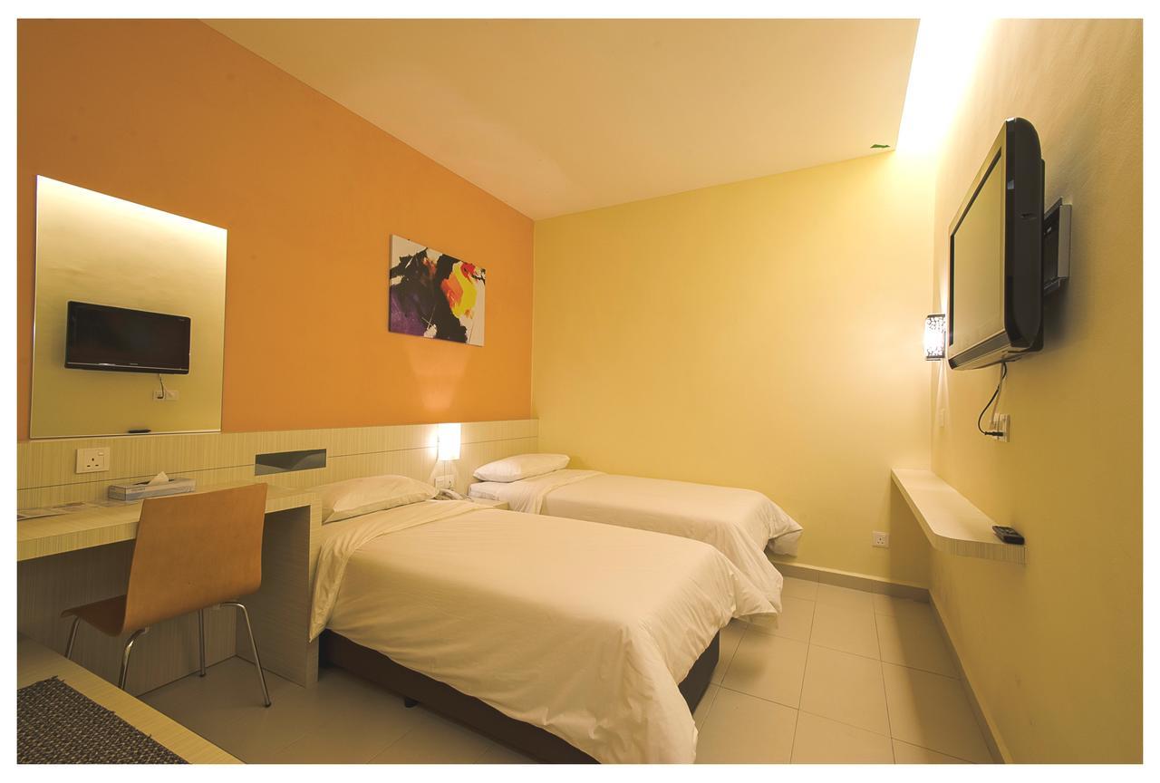 Prime City Express Hotel Keluang Exterior foto